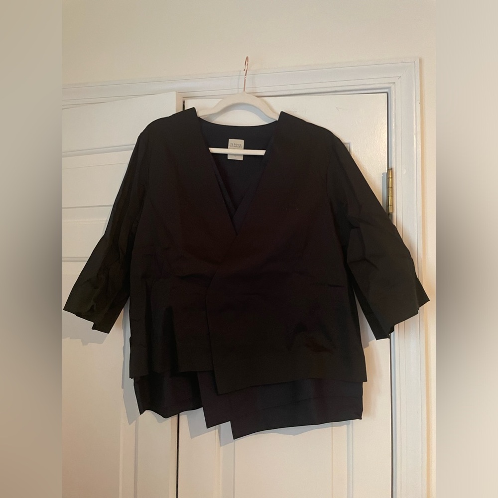 In Good Company Black and Navy Faux Wrap/Structural Blouse, Large